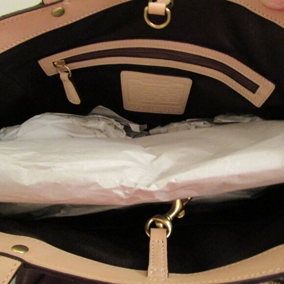 Coach BO6S-8626 Graphic/White Tote - Picture 7 of 11